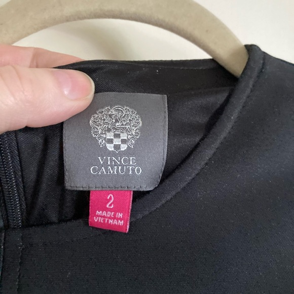 🌞Vince Camuto Black Gold Abstract Feather Print Sleeveless Fit & Flare Dress - Picture 2 of 9